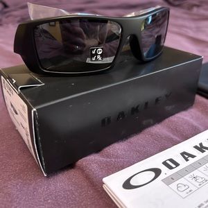 NWT Oakley Gas Can men’s sunglasses